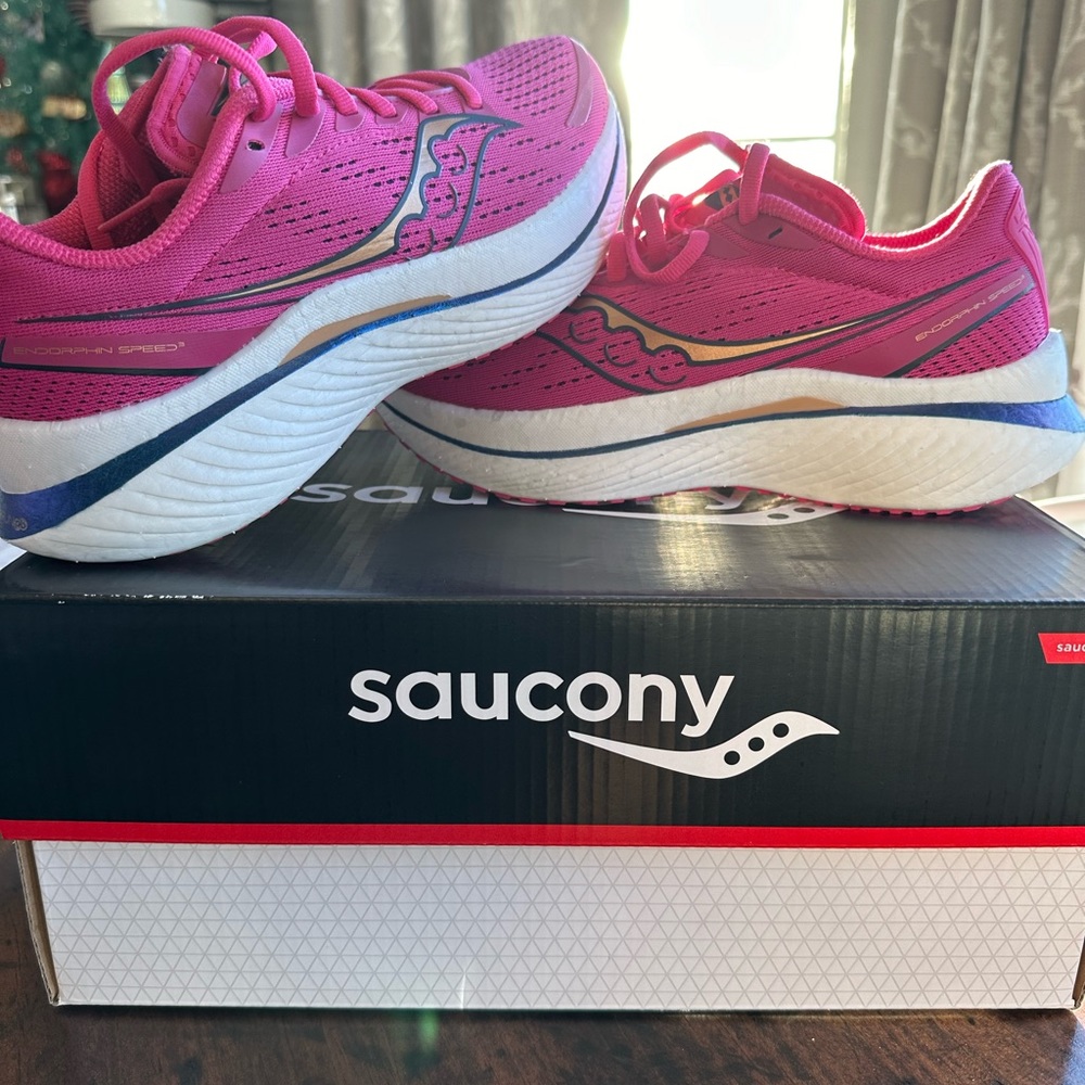 Saucony Endorphin speed 3 (women’s) sz 8